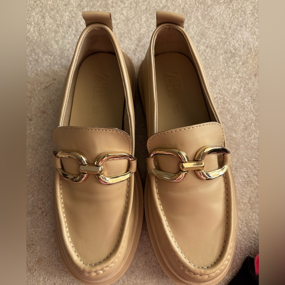 Zara Tan Platform Loafers with Gold Chain